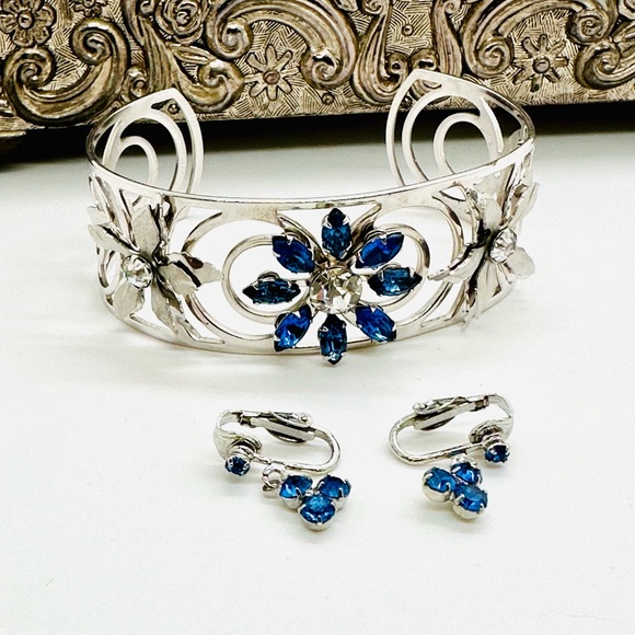 Vintage Sapphire Blue Rhinestone Bracelet & Earrings - Picture 1 of 13